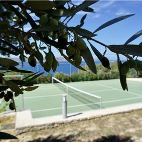 5 bedroom luxury villa with infinity pool, sea views and tennis court near Chania, sleeps 10